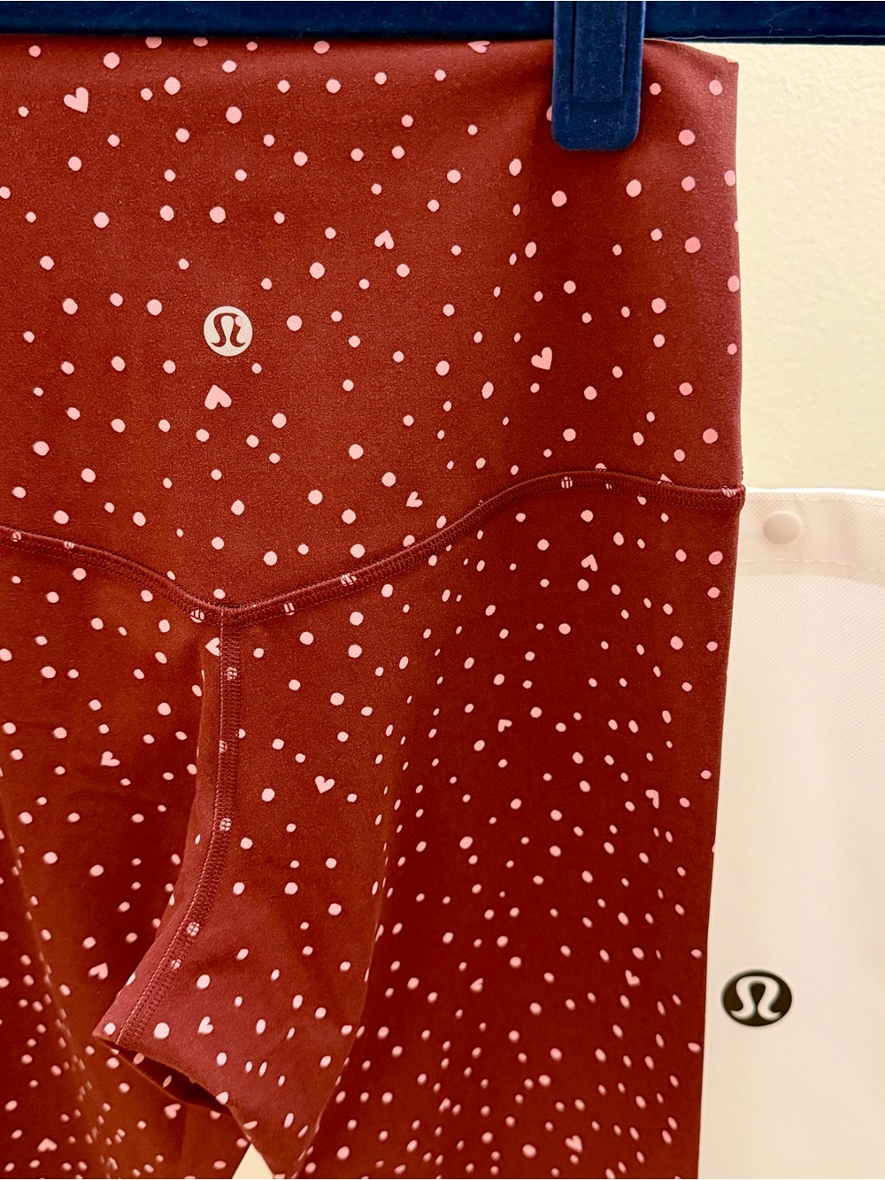NWT Lululemon Align No Line HR Pant 28" Heart Dot Maroon Red Pink Size 6 - Picture 4 of 6